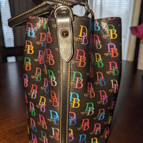 Dooney Bourke - Picture 2 of 8